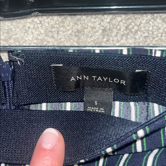 Ann Taylor Trumpet Skirt Navy Green/White Stripes Stretch Knit Women's Small - Picture 7 of 10